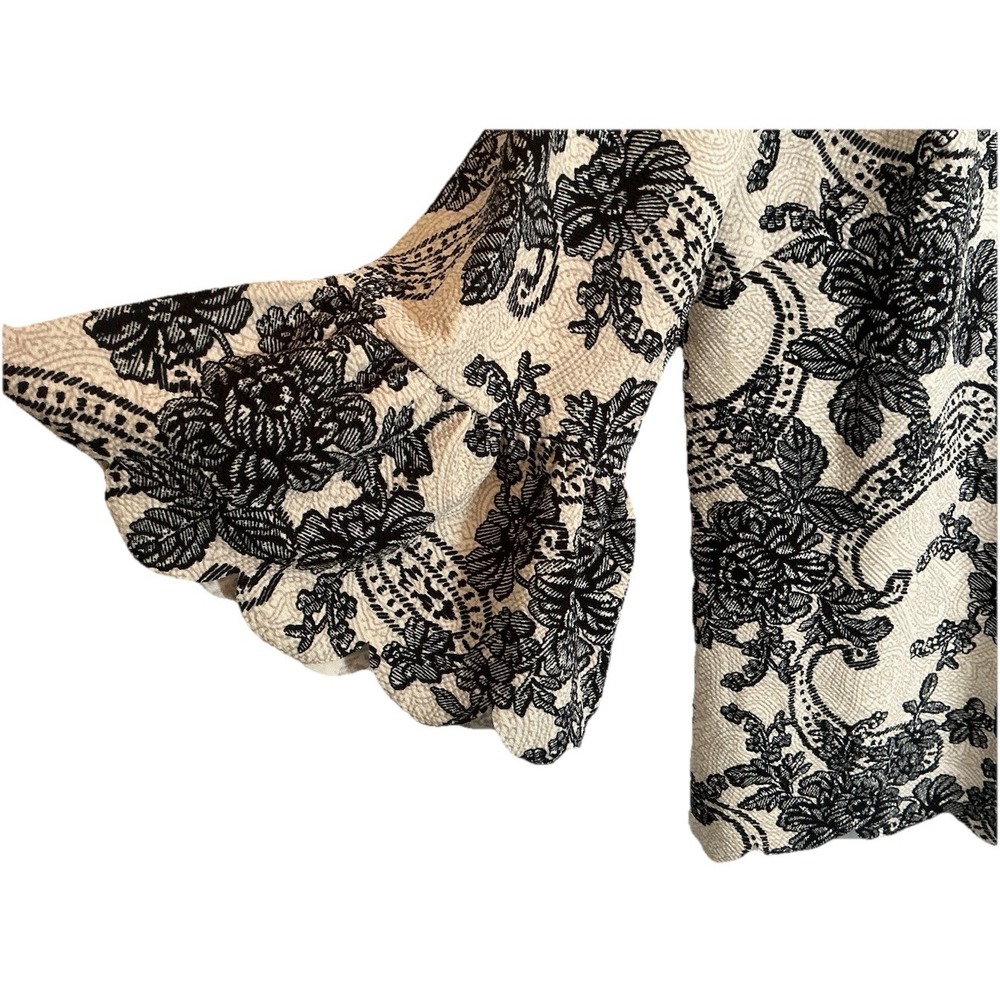 Roz & Ali Women's Floral Blouse Ruffle Sleeves Beige Black Stretch Plus Size 1X - Picture 4 of 8